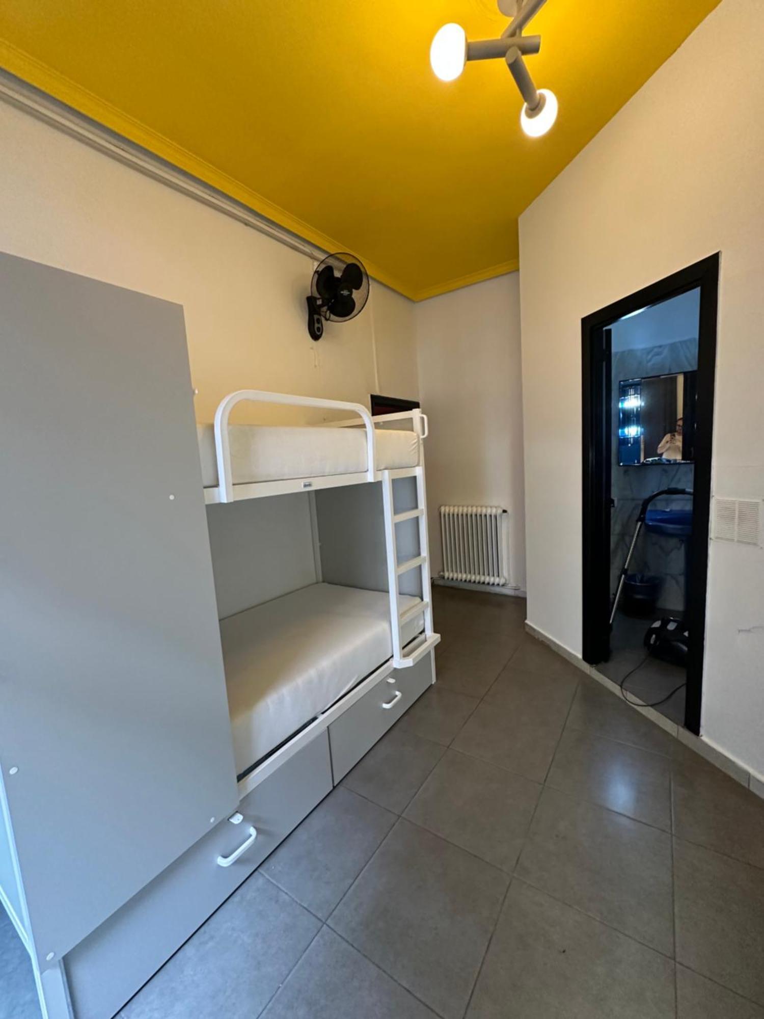 Bunk Bed 4-Bed Mixed Dormitory Room